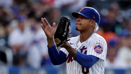 Marcus Stroman, the top available free-agent starting pitcher, agrees to terms with the Chicago Cubs on a 3-year deal worth a reported $71 million