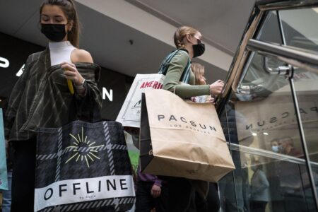 Despite supply issues and omicron, holiday sales rise 8.5%