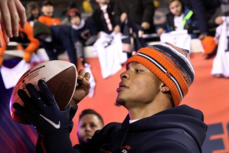Chicago Bears Q&A: Why doesn’t the organization care as much as the fan base? Where does German Ifedi come off shoving Teven Jenkins? And will Thomas Graham Jr. see more action after an impressive debut?