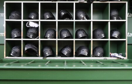 Chicago White Sox announce the signings of Oscar Colás and Erick Hernández, 2 outfielders ranked in the top 30 international prospects