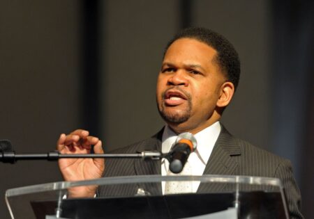 Aurora Mayor Richard Irvin set to join Republican race for governor, sources say