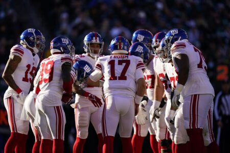 Column: The Chicago Bears and New York Giants have had similar struggles the last 10 years. And both teams are likely headed for some kind of a reboot this offseason.