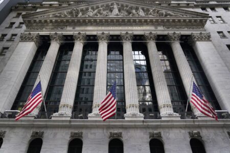 After big 2021, Wall Street starts new year on strong note