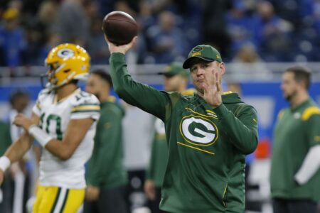 The Chicago Bears interview Nathaniel Hackett for their coaching vacancy. Here’s what to know about the Green Bay Packers offensive coordinator.