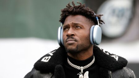 Antonio Brown alleges Buc coach wanted him to play despite ankle injury, team was injecting him with ‘dangerous’ painkiller