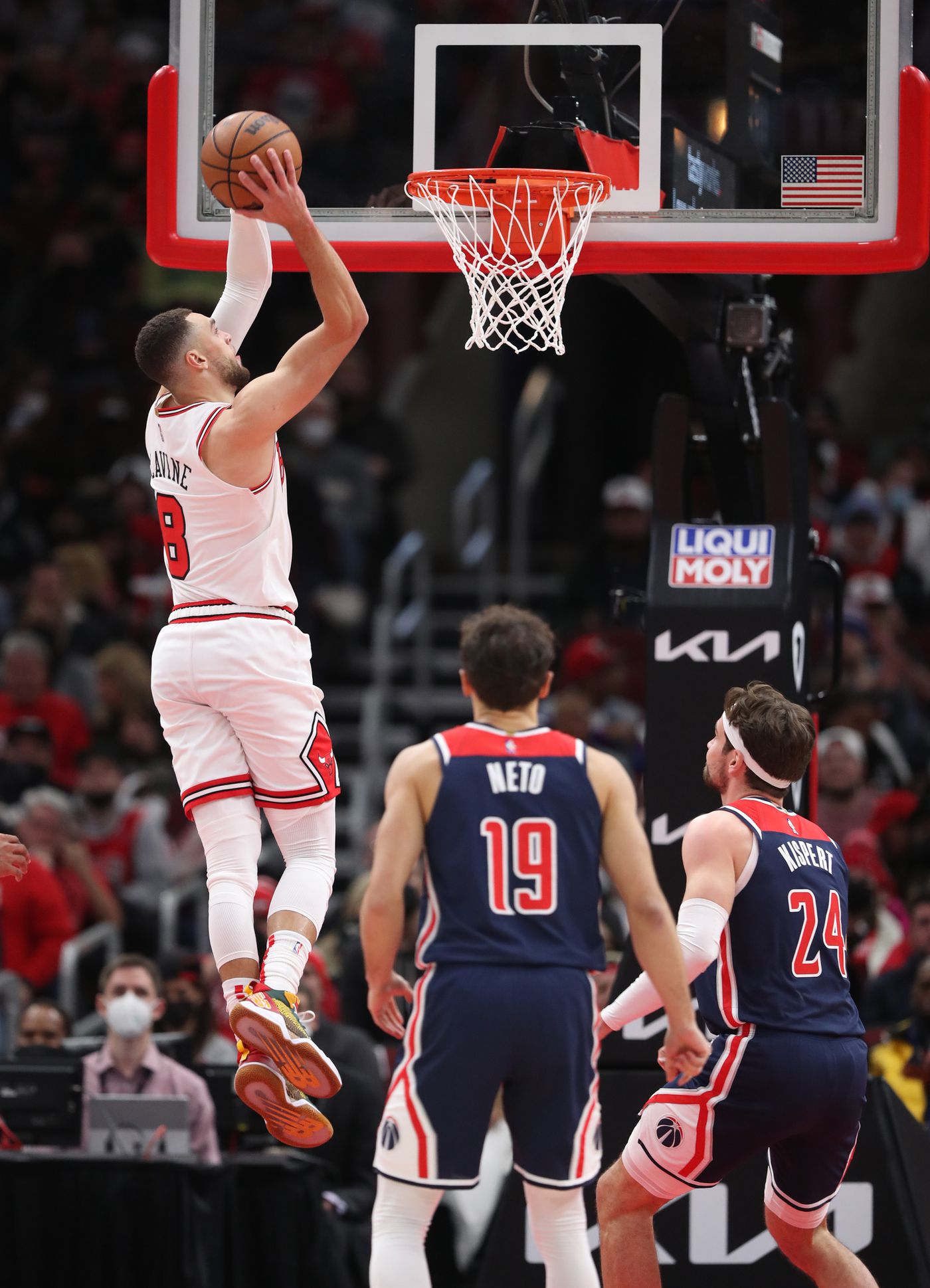 Chicago Bulls guard Zach LaVine (8) rises for a dunk in the third quarter against the Washington Wizards at United Center on Jan. 7, 2022, in Chicago.