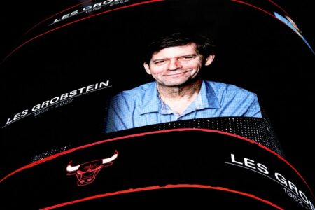 Column: Les Grobstein’s death resonated so much because of his unique legacy in Chicago sports