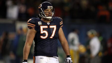 Column: George McCaskey impugns Olin Kreutz’s character over a 2018 part-time job with the Chicago Bears — and that makes even less sense than offering the 6-time Pro Bowl center $15 an hour in the 1st place