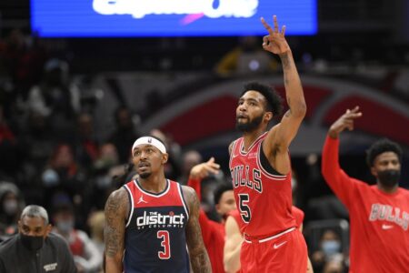 Derrick Jones Jr. out 6-8 weeks after the Chicago Bulls forward broke his right index finger while working out