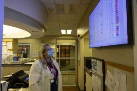 Omicron surge appears to have peaked in Illinois, but officials urge continued caution as hospitals remain stressed