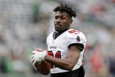 Antonio Brown gets kicked off the Tampa Bay Buccaneers after taking off his pads and shirt and leaving the field during a game