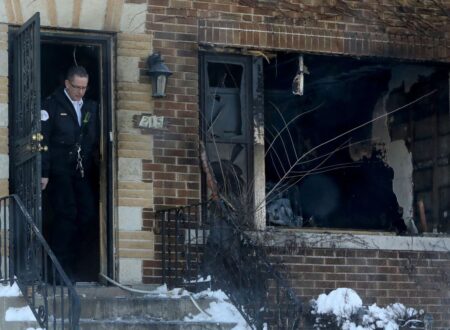 Woman, 81, dead after frozen fire hydrant stalls efforts to extinguish Far South Side blaze