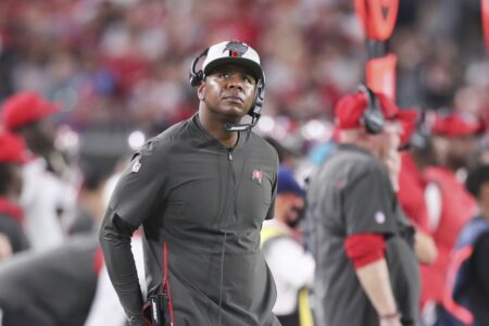 The Chicago Bears interviewed Byron Leftwich for their coaching vacancy. Here’s what to know about the Tampa Bay Buccaneers offensive coordinator.
