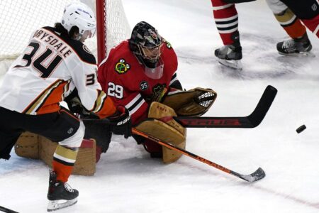Brandon Hagel and Patrick Kane score and Marc-André Fleury makes 37 saves in the Chicago Blackhawks’ 4th straight win, a 3-0 shutout of the Anaheim Ducks