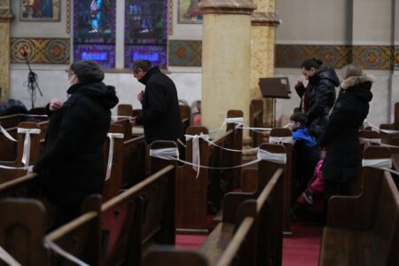 Prayers for Ukraine: Chicago’s Ukrainian Americans express support, fear for loved ones overseas amid Russia standoff