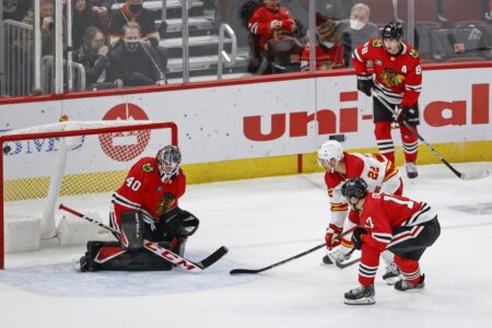 Chicago Blackhawks drop their 4th straight, 5-1 to the Calgary Flames, as goalie Arvid Söderblom has an up-and-down night in his 1st career start