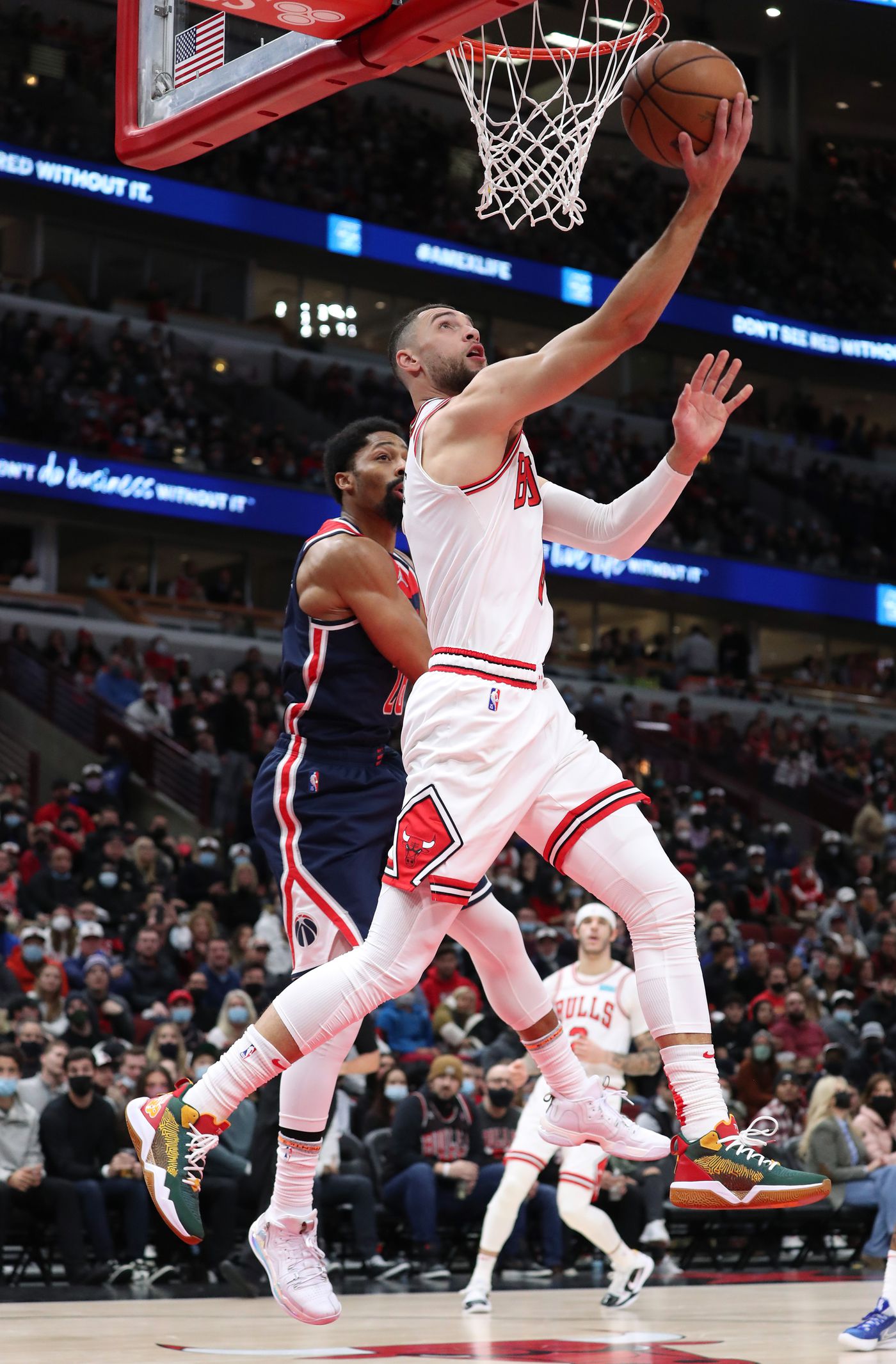 Chicago Bulls guard Zach LaVine (8) makes a reverse layup in the first quarter against the Washington Wizards at United Center on Jan. 7, 2022, in Chicago.
