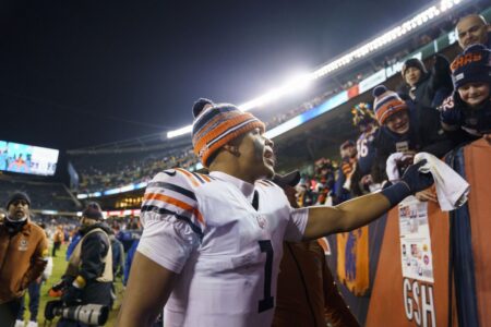 As the Chicago Bears inch their way through interviews, what are a new GM and coach set to inherit? The pros and cons in 4 areas, including what the team has in QB Justin Fields.