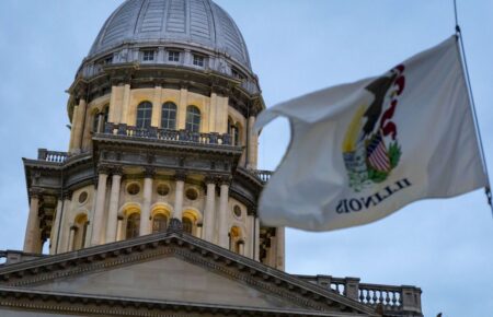 Illinois legislators gather, slowly, in Springfield for third session marked by COVID-19 pandemic