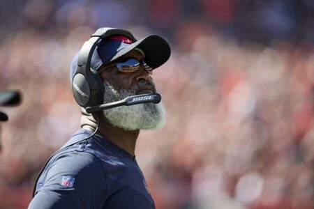 Lovie Smith is in talks with the Houston Texans for the former Chicago Bears and Illinois coach to be their next head coach