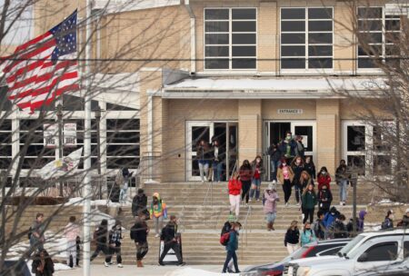 Illinois school districts call for ‘off ramp’ from masking and quarantines, with a ‘measured return to normalcy’