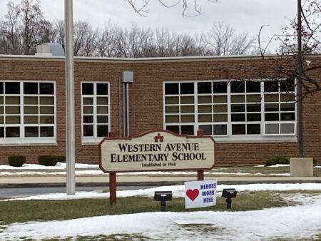 Flossmoor elementary school teacher on leave amid allegations of abuse