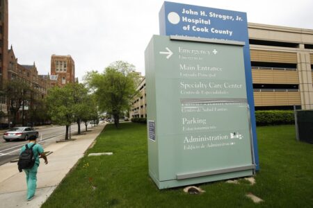 $6.75M medical malpractice settlement proposed in lawsuit against Cook County’s Stroger Hospital by patient left paralyzed
