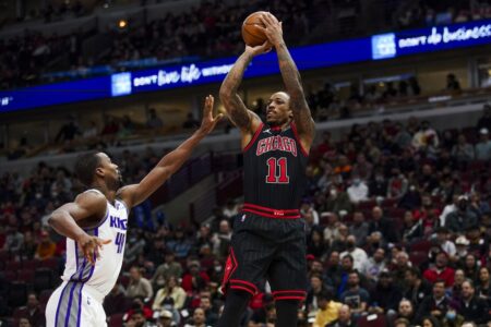Chicago Bulls win their 5th straight game — with DeMar DeRozan breaking a Wilt Chamberlain record — and they’re reportedly set to sign veteran center Tristan Thompson