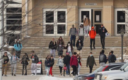 After downstate Illinois judge rules against mask mandates, schools scramble to prepare for Monday classes