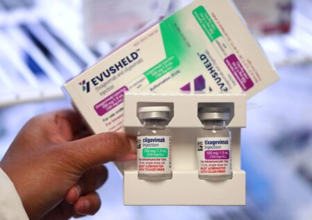 Treatment aimed at preventing COVID-19 for those at high risk now available at some Illinois hospitals