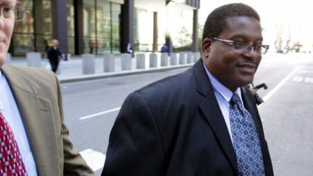 Prosecutors agree to drop another 19 cases tied to disgraced former Chicago police sergeant