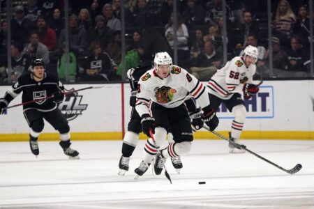3 takeaways from the Chicago Blackhawks’ 4-1 loss, including Collin Delia ‘cramping up’ and Jonathan Toews getting heated