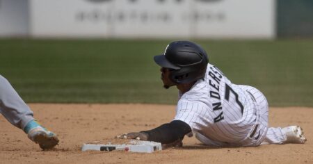 Chicago White Sox shortstop Tim Anderson receives a 1-game suspension for ‘inappropriate actions toward fans’