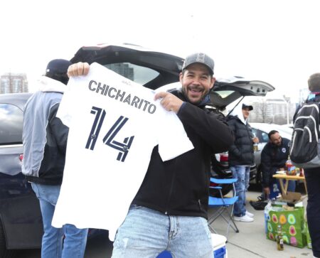 Mexican star Javier ‘Chicharito’ Hernández draws a big crowd to Soldier Field for the Chicago Fire-LA Galaxy match