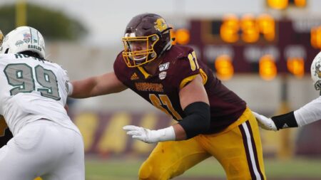 Chicago Bears have 3 picks on Day 2 of the NFL draft. Who are the best players still available?
