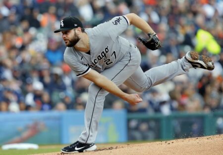 Lucas Giolito could miss his next 2 Chicago White Sox starts with a low abdominal strain