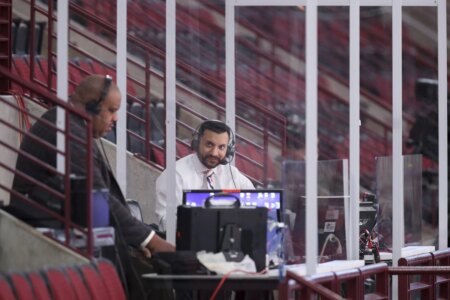 Column: For those who prefer hot sauce, NBC Sports Chicago provides a spicy option for Bulls fans