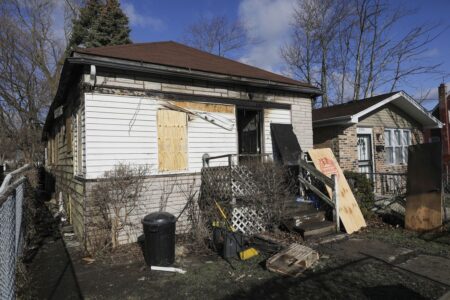 Two men die, woman escapes during Morgan Park neighborhood house: fire officials