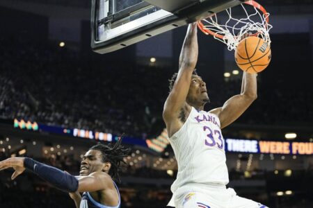 Final Four: Kansas jumps to a big lead, then holds off Villanova for its 1st title game berth since 2012