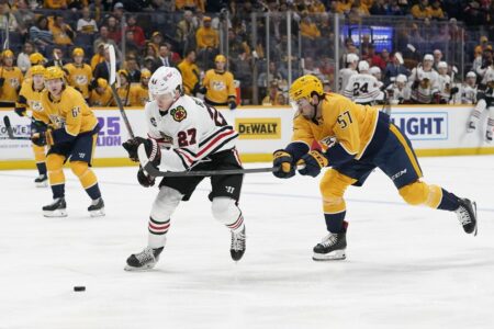Lukas Reichel gets his 1st NHL point — and burns a contract year — in the Chicago Blackhawks’ 4-3 loss