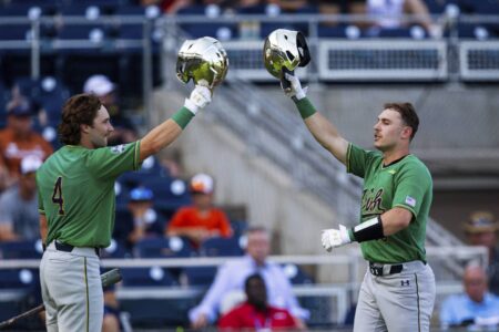 Notre Dame wins its College World Series opener, holding down the Texas offense in a 7-3 victory
