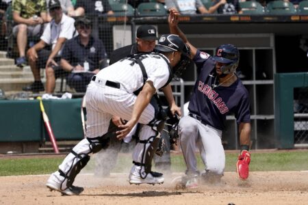 Chicago White Sox drop Game 1 of a doubleheader after the Cleveland Guardians score 3 in the 9th: ‘Tough loss’