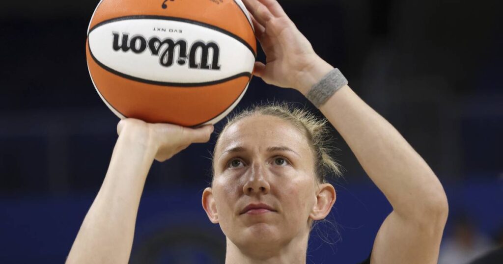 Chicago Sky improve their WNBA-best record to 22-7 with an 89-81 win against the New York Liberty