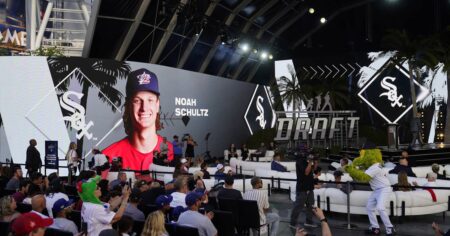 Chicago White Sox sign 1st-round pick Noah Schultz, the left-hander out of Oswego East High School