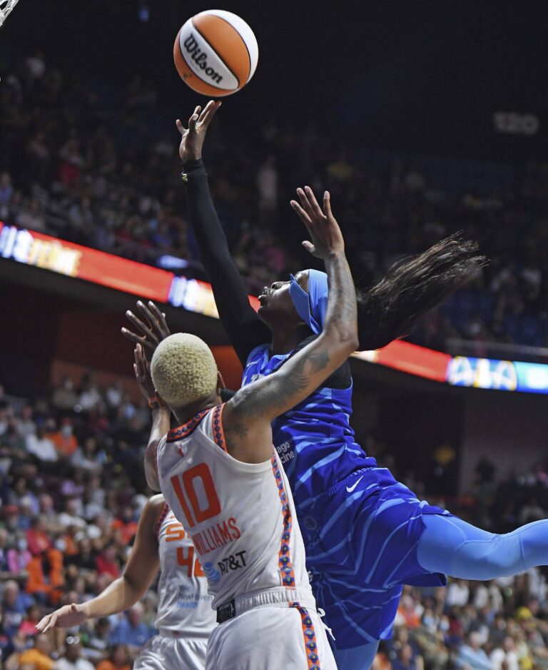 Chicago Sky score the final 9 points in overtime to defeat the Connecticut Sun 95-92