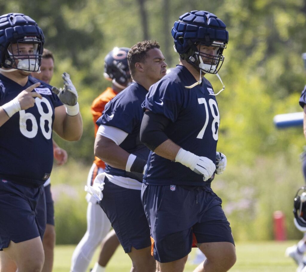Column: Riley Reiff is the clear left tackle for the Chicago Bears. The right side of the line is up for grabs.