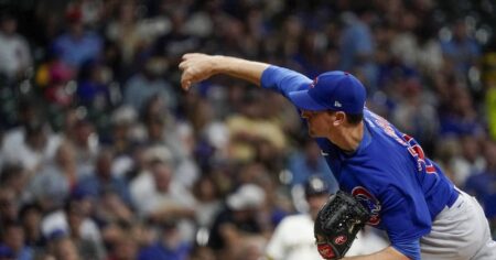 Kyle Hendricks leaves his start for the Chicago Cubs after 3 innings with right shoulder soreness