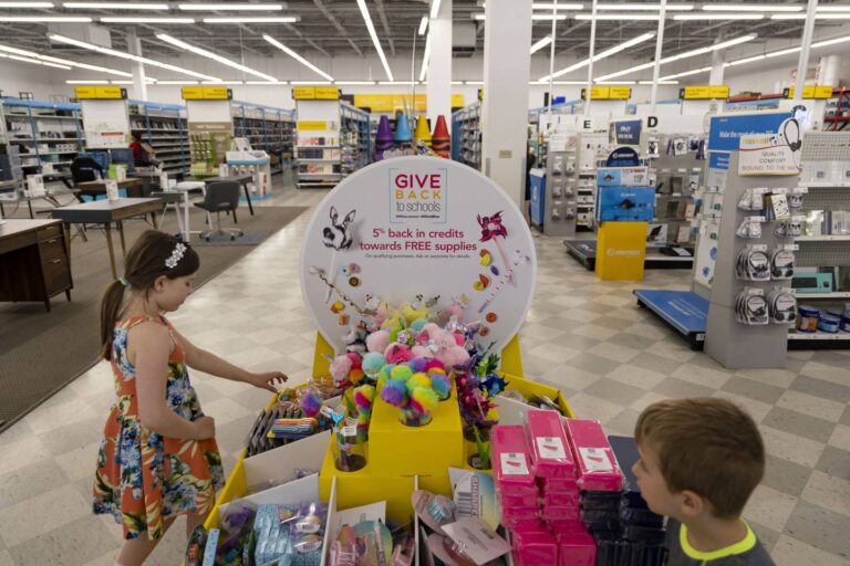 Back-to-school spending expected to hit record high as inflation soars. ‘It’s kind of adding up now.’
