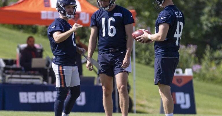 Cairo Santos no longer is surprised by shoddy grass at Soldier Field. The Chicago Bears kicker has simply learned to adapt.