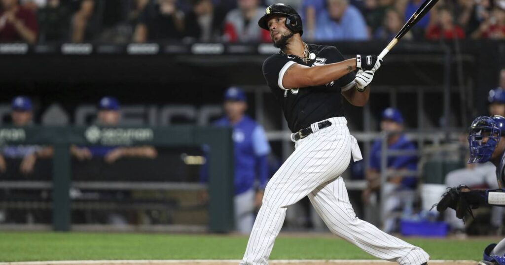 José Abreu and Gavin Sheets homer for the Chicago White Sox in a 9-2 victory against the Kansas City Royals